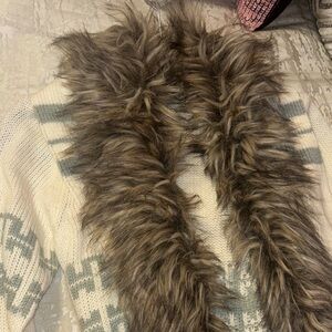 Cozy Cream and Gray Sweater with Faux Fur Collar